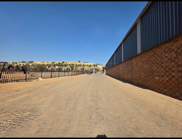 815M² WAREHOUSE TO LET IN AEROTON